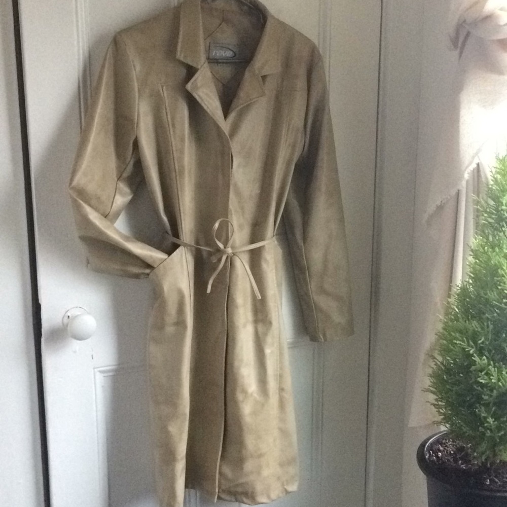 Retro ‘90s Long Coat 🕶